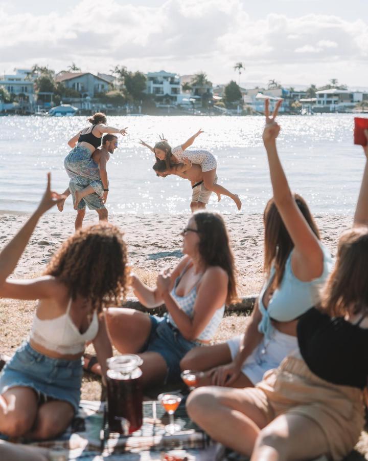 Budds In Surfers Backpackers Gold Coast Exterior photo